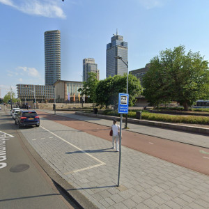 NS Amstel (Kiss & Ride along the street)